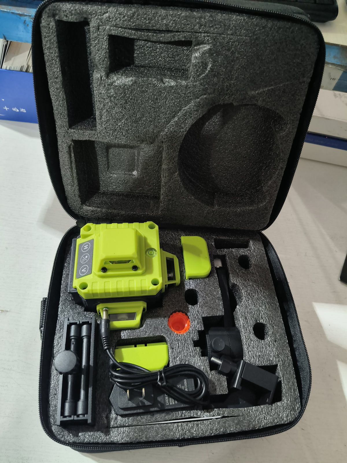3D 12-line green laser level - view 4