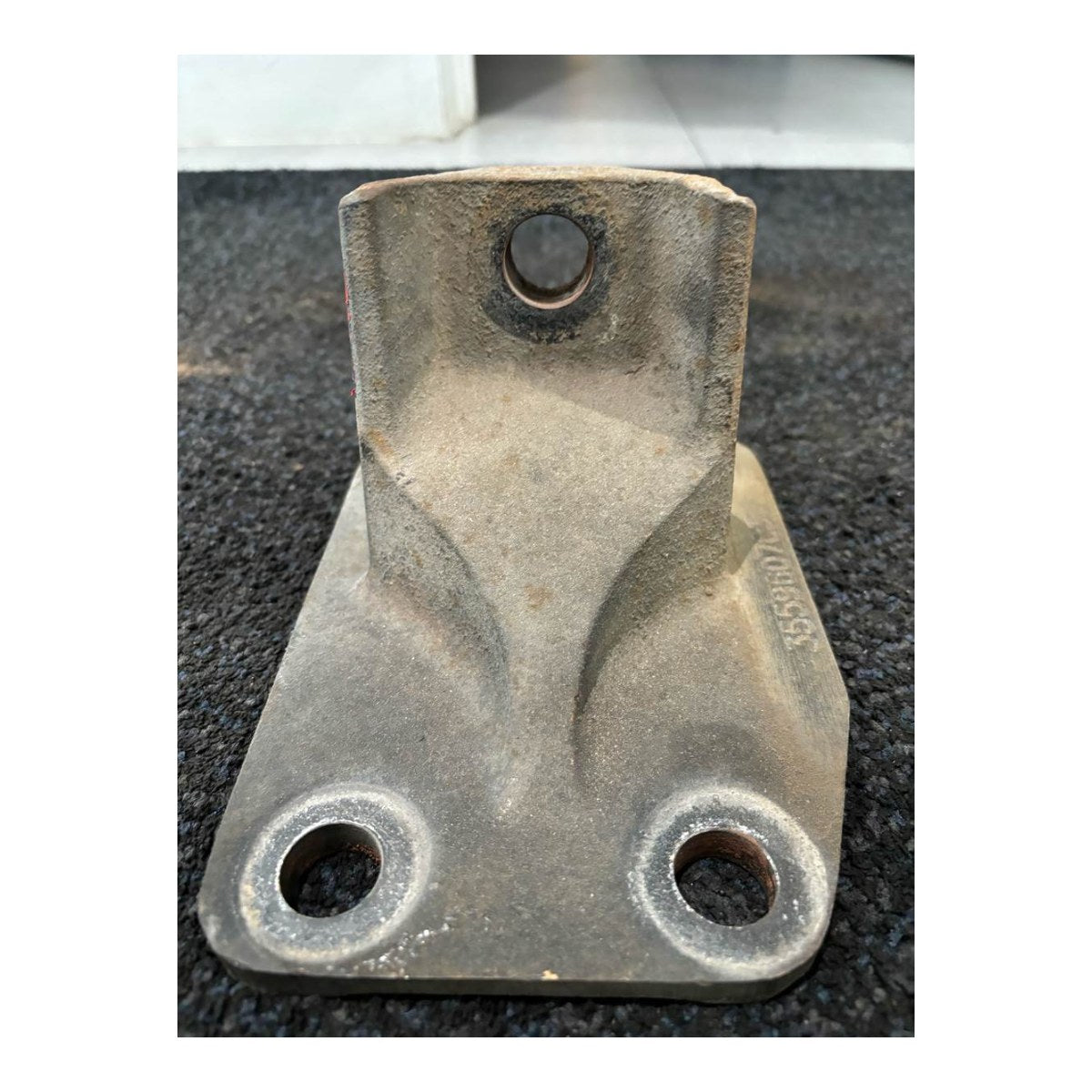 Caterpillar 3546226 – Mount – Engine Type