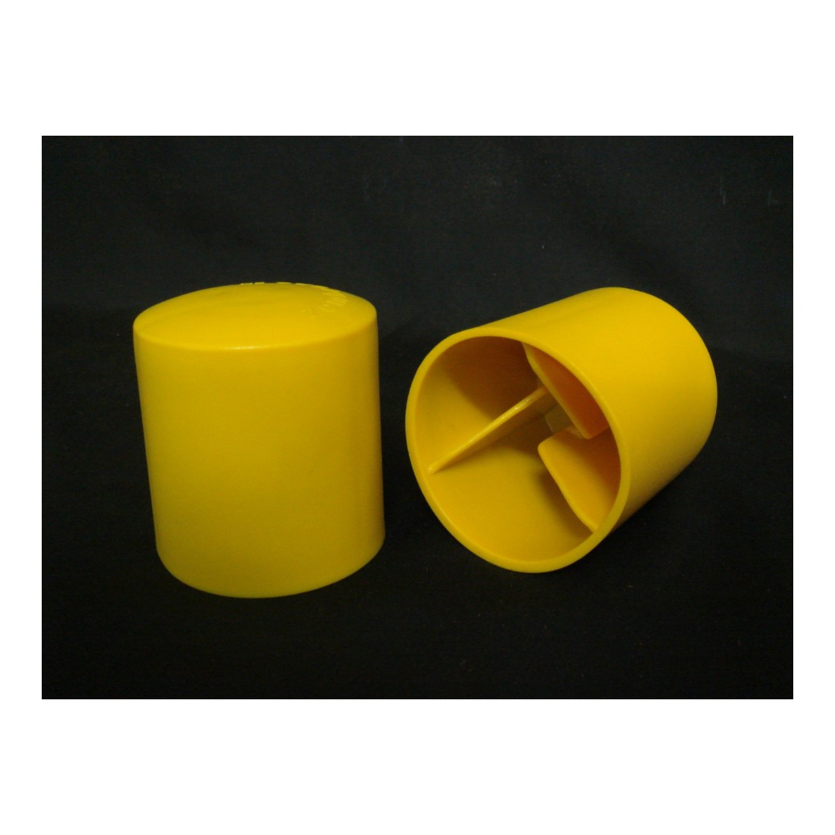 E-One 260303002 – 02X875765 - Cover Yellow – Safety Bar 20