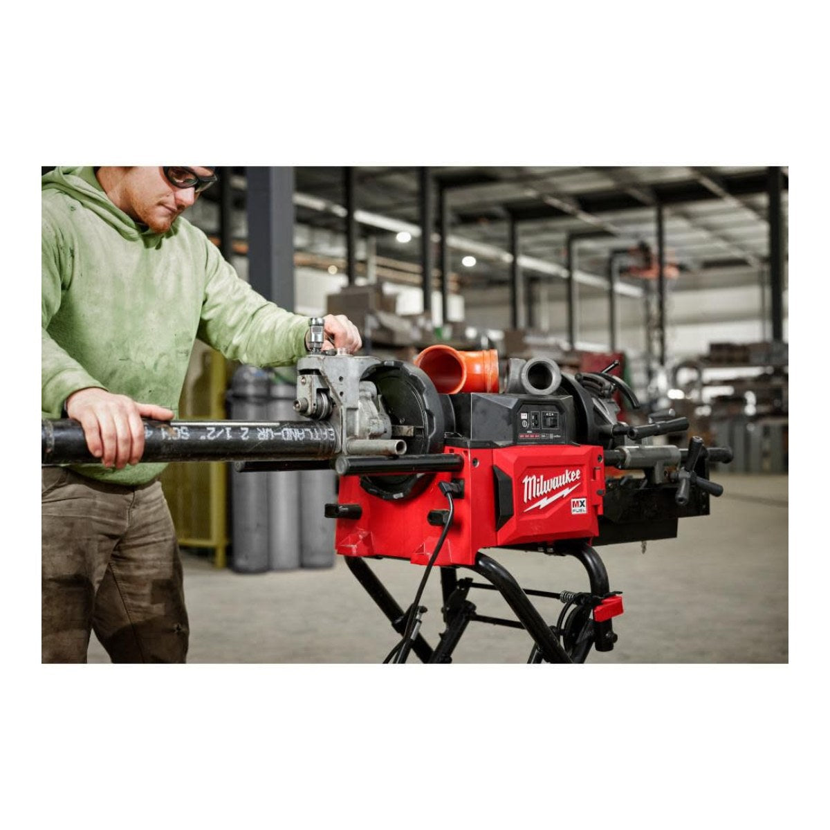 Milwaukee MXF512-2XC – Battery Portable Threading Machine – Powered By Redlithium Batteries, Combined With A Spring-Assisted Cart