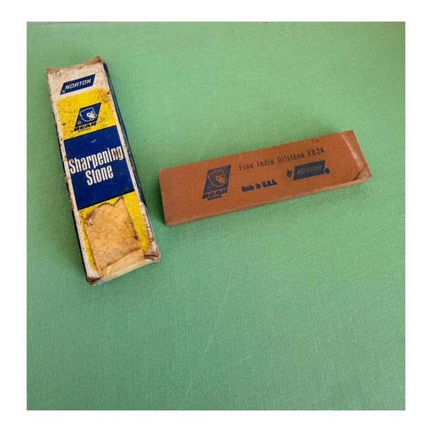 Norton FB24 – Stone Sharpening – Oil Type, Size 25.4 Mm (1 In) Wd X 101.6 Mm (4
